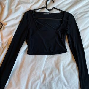 black long sleeve crop top